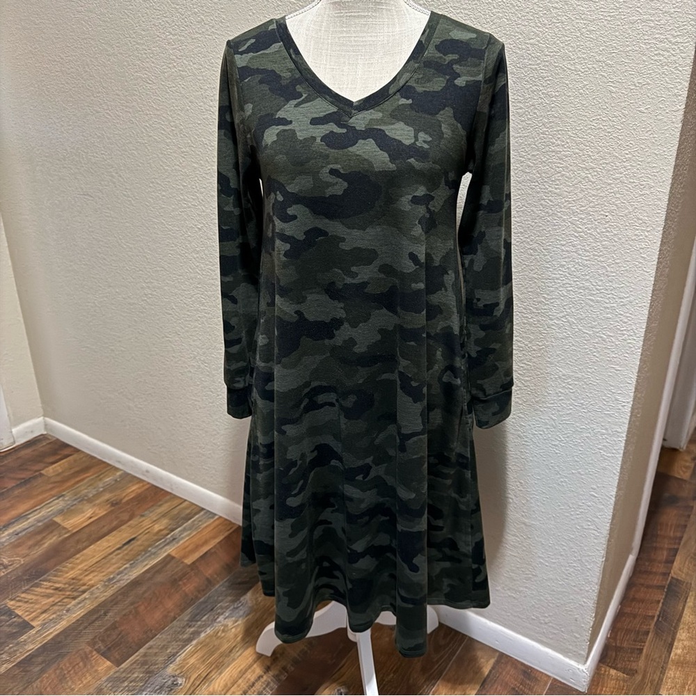🌵 2/$20 LuLaRoe - Camouflage Long Sleeve Dress with Pockets - Size XS
